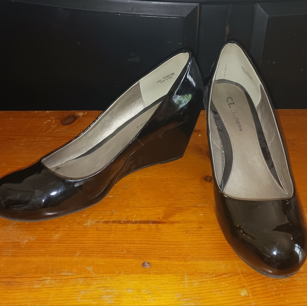 Patent leather wedge heels